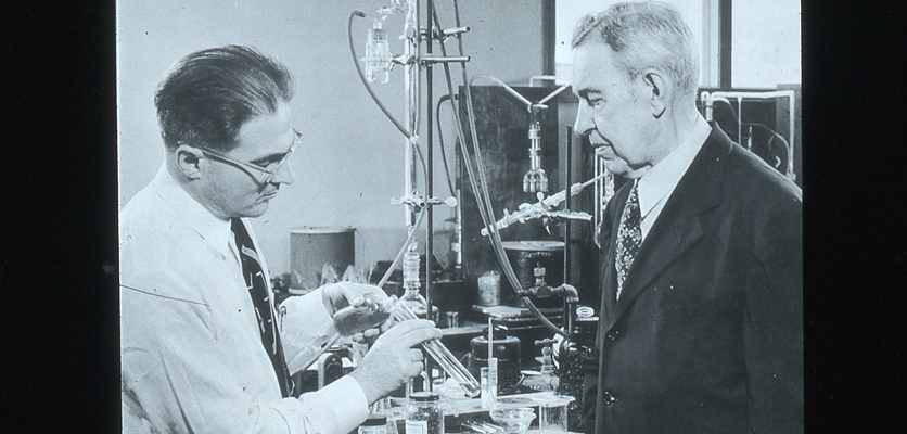 Historic photo of Vladimir Nikolayevich Ipatieff working in lab.